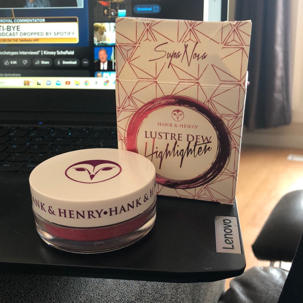 Hank & Henry Lustre Dew Highlighter in Supa Nova All Over Highlighter